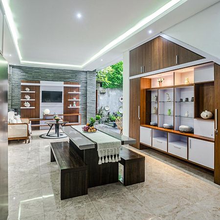Villa Amelie By Jb Villas เซมินยัค ภายนอก รูปภาพ